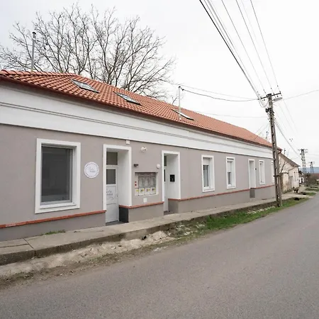 Perle Vendeghaz Apartment Kesztolc Exterior photo